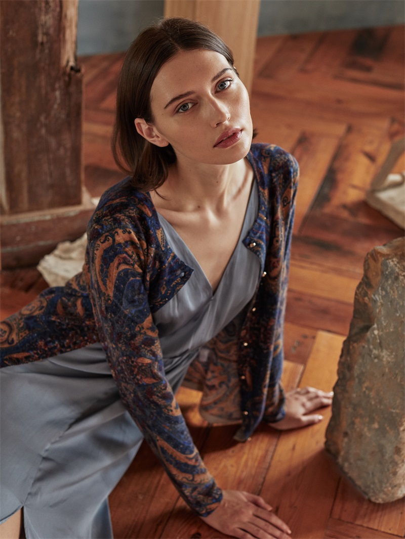 Cashmere women's wear