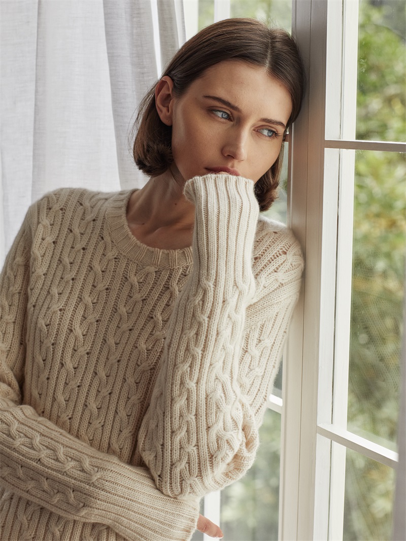 Cashmere women's wear
